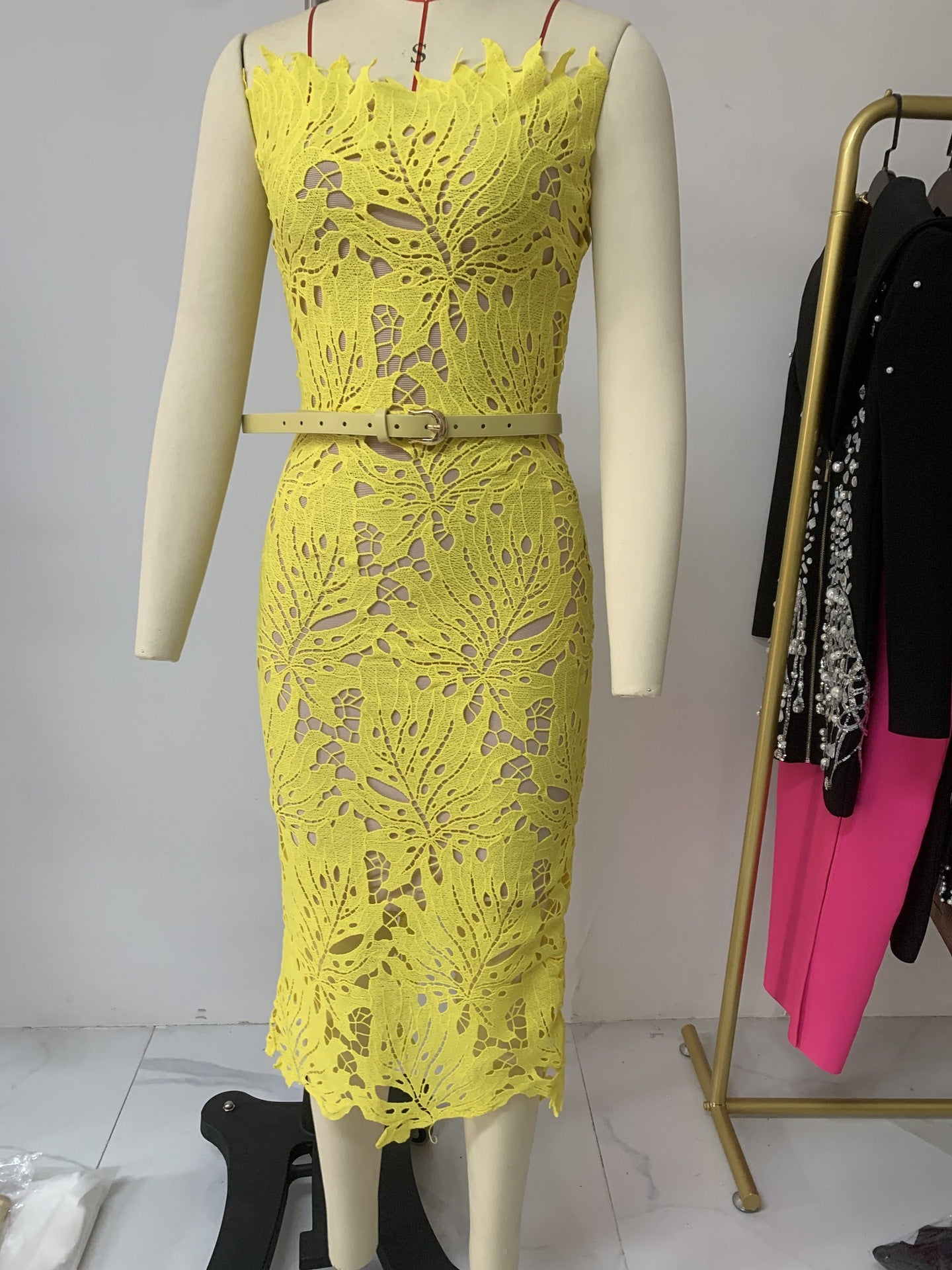 Tube Maple Leaf Lace Belt Slim Fit Bandage Dresses