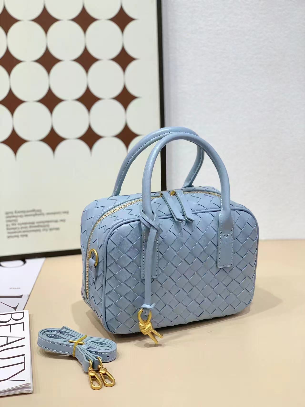 Versatile Hand-woven Pillow Large Capacity Bowling Handbags