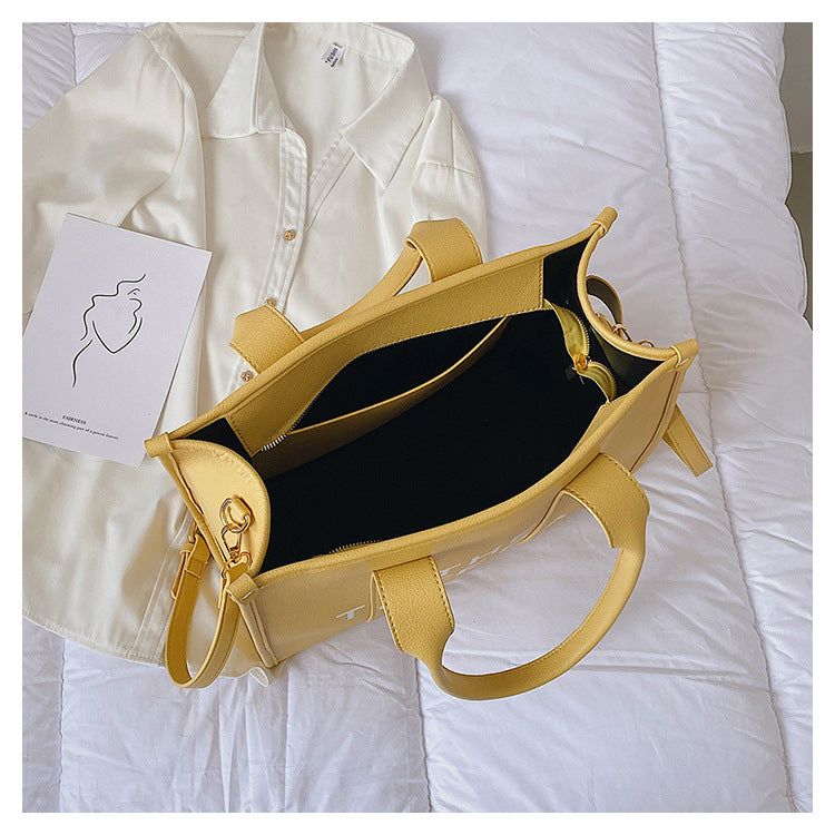 Women's Large Capacity Fashion Single Letter Shoulder Bags