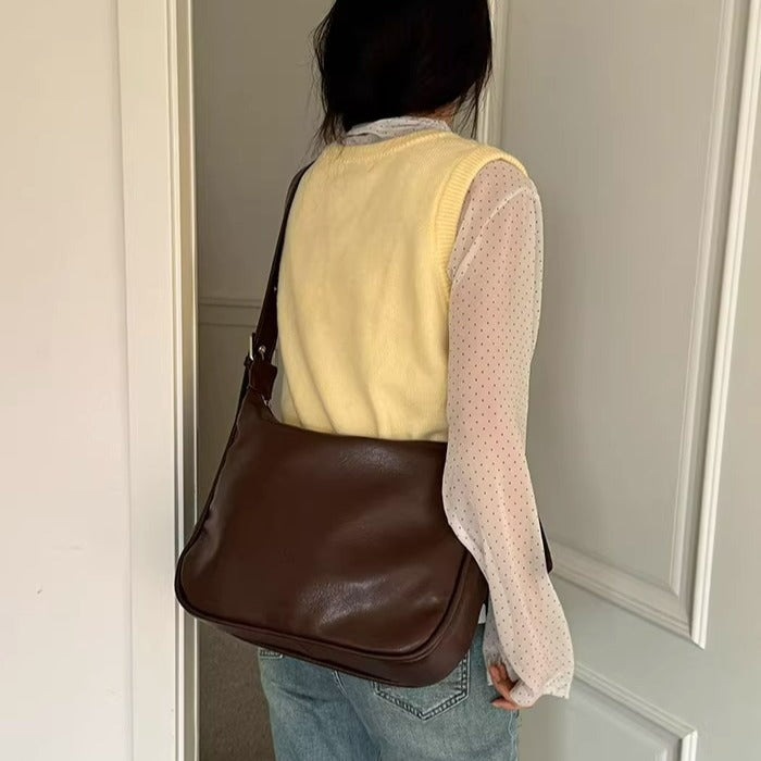 Women's Large Capacity Fashionable Retro Fashion Wide Crossbody Bags