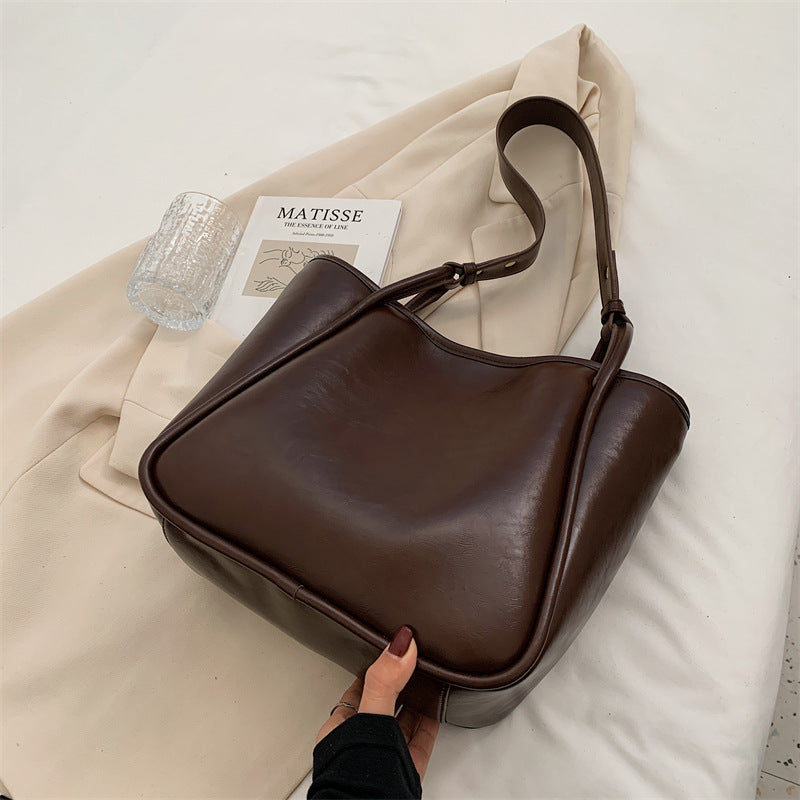Women's Retro Fashion Large Capacity Versatile Texture Bags