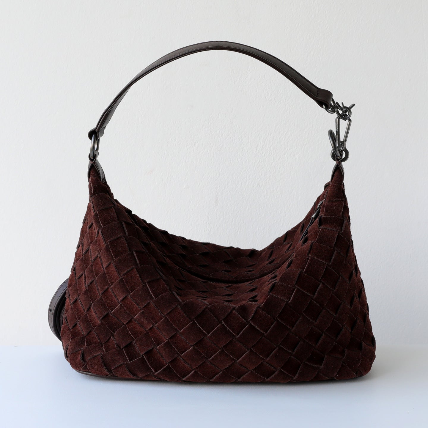 Comfortable Women's Cowhide Woven Genuine Leather Bags