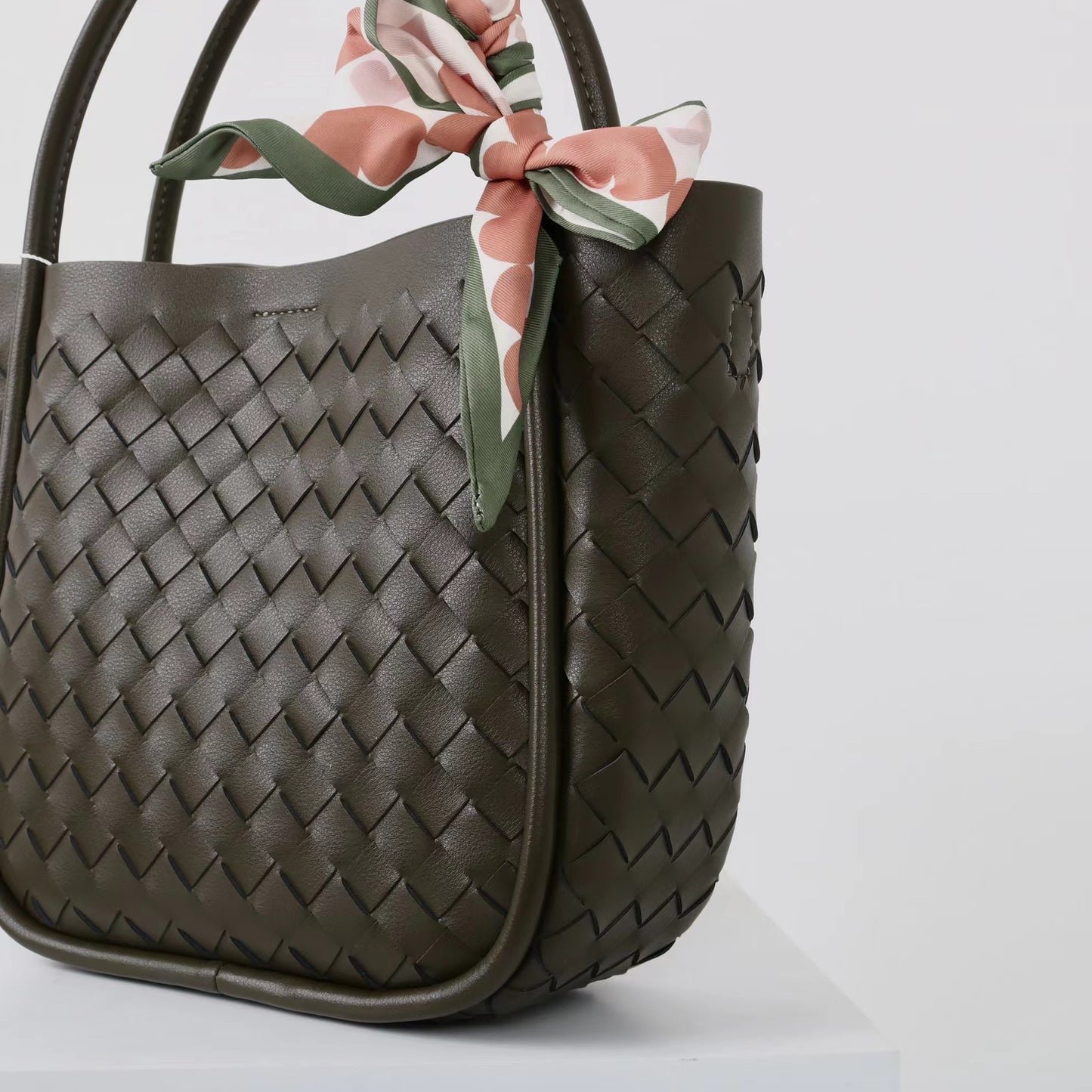 Women's Interest Light Luxury Hand-woven Portable Fashion Bags